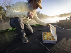 Plano EDGE Flex Crankbait Box 7 Plano EDGE Flex Crankbait Box -Fishing Products Store plano edgeflexcrankbaitbox onboat 20 20 pno 10022a